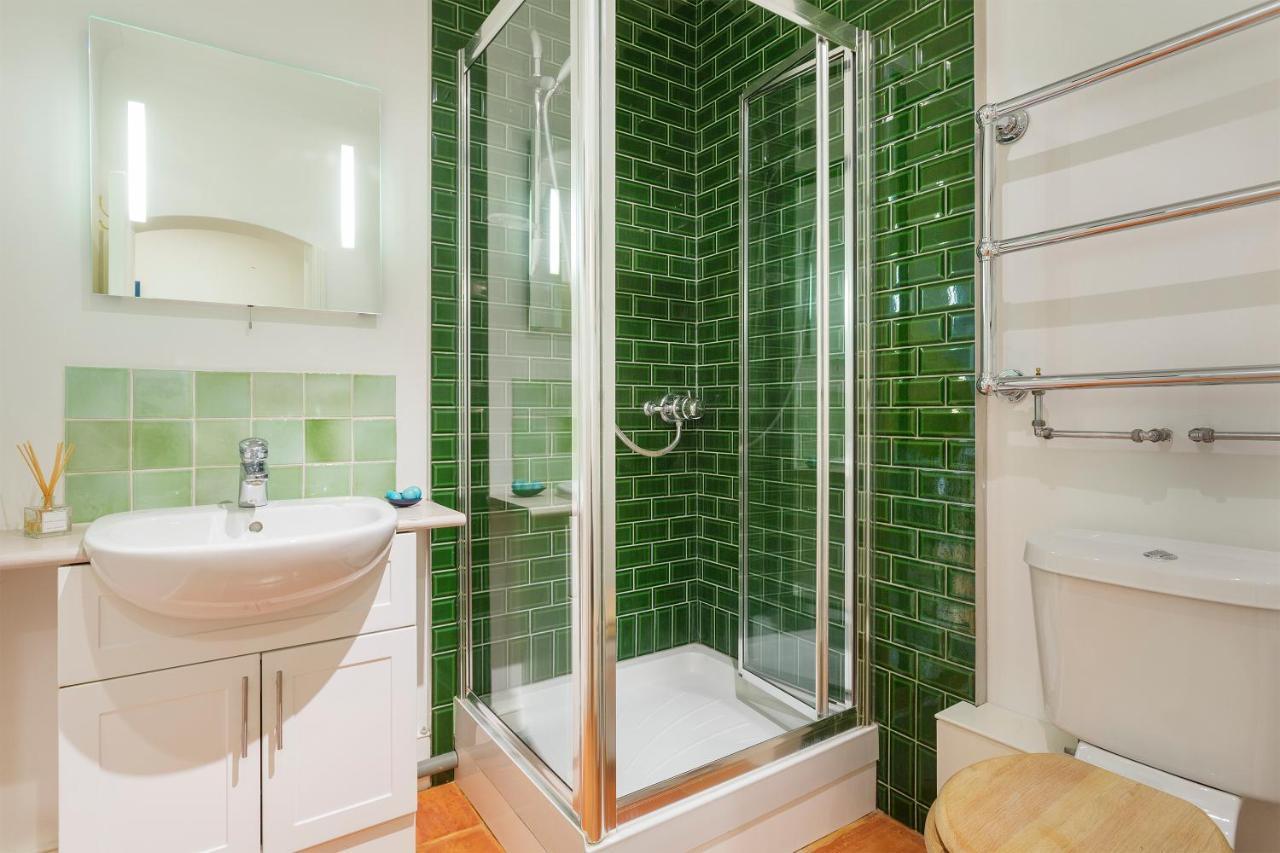 Veeve - South Kensington Garden Apartment Londen Buitenkant foto